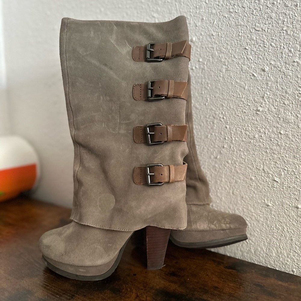 Report Monroe Stylish Taupe Buckle Boots